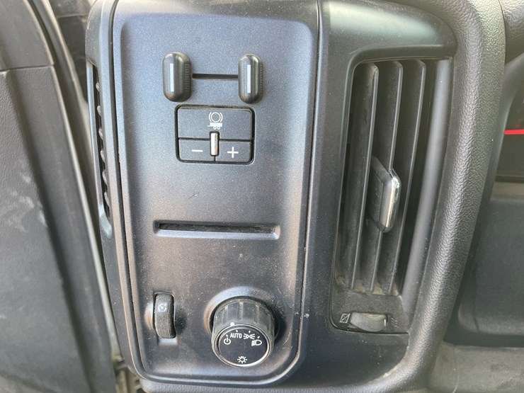 #1123-•-2019-chevrolet-silverado-pickup-truck(has-mn-title)-image-40