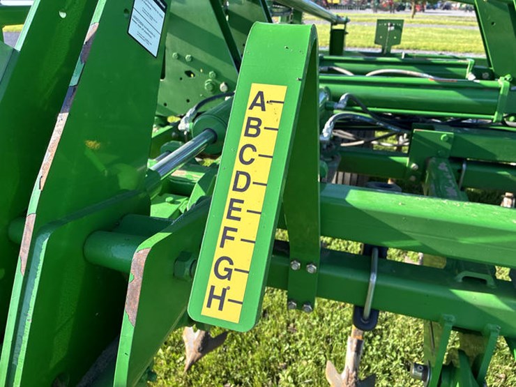 john-deere-2210-image-20