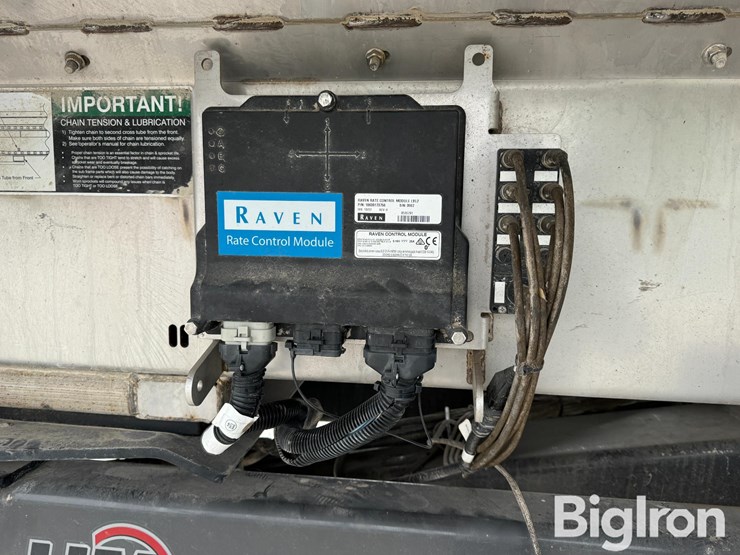 2023-unverferth-1850-pro-force-dry-fertilizer-spreader-image-16