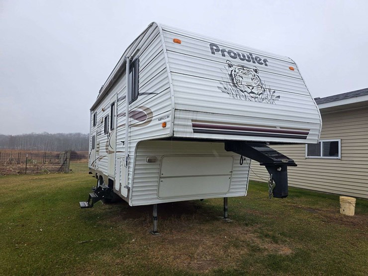 2004-prowler-fleetwood-5th-wheel-rv,-model-255-bhs,-12’-slide-out,-newer-19’-awning,-1-queen-front-b-image-61