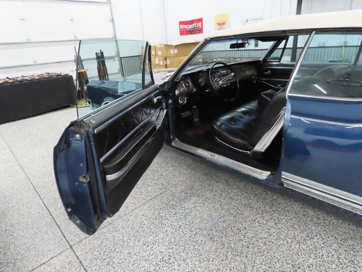 1965-oldsmobile-98-convertible-image-8