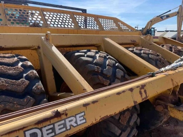 2004-&-2005-john-deere-1812-scraper-package-of-two-image-7