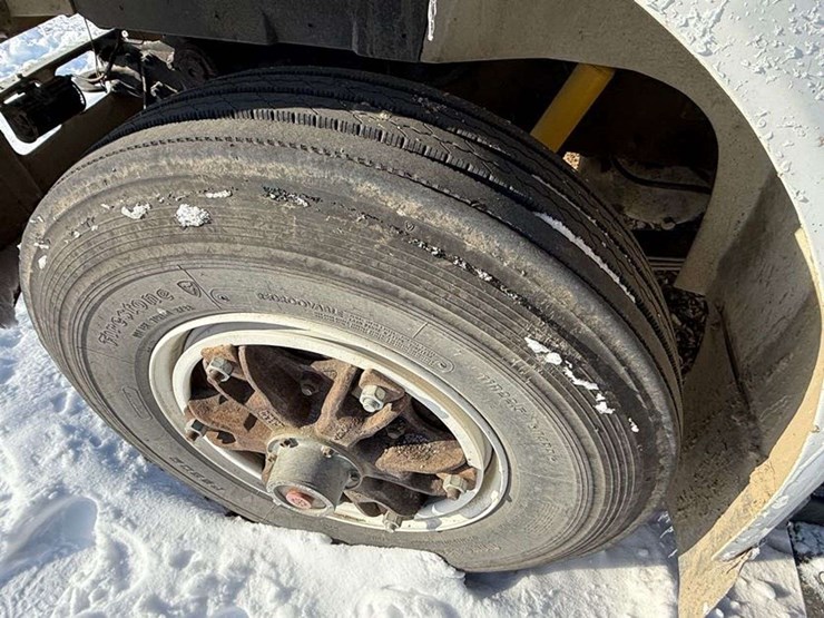 1996-international-8100-image-17