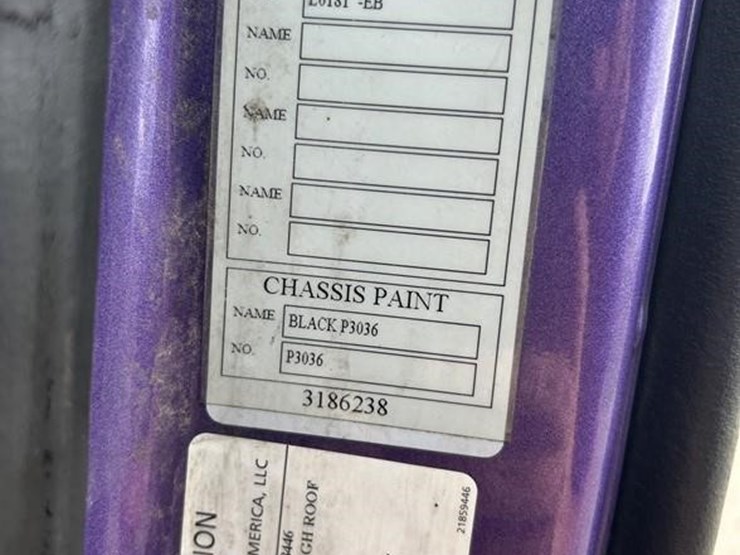 2015-volvo-vnl42t670-image-17