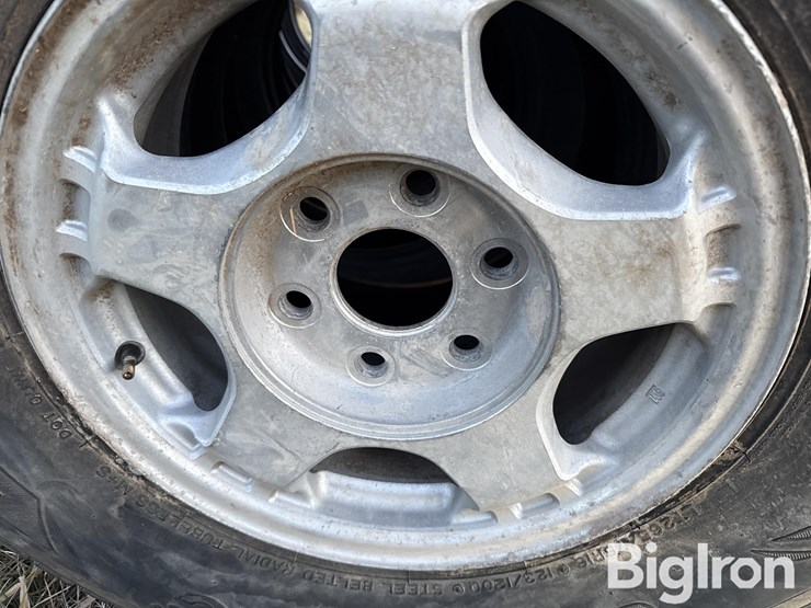 various-brands-of-tires-&-sizes-image-10