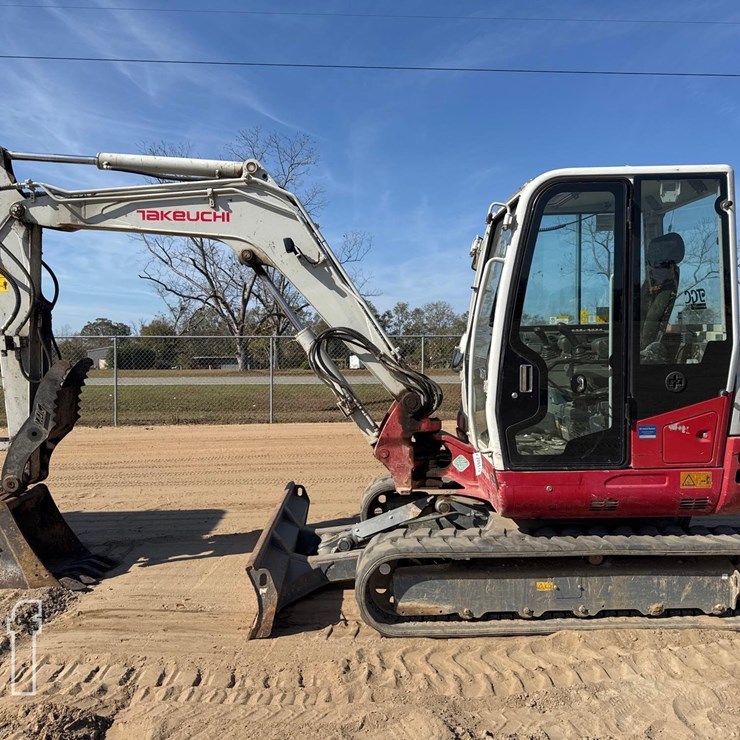 2020 TAKEUCHI TB260