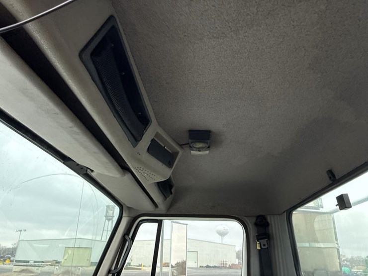 case-ih-8100-image-75