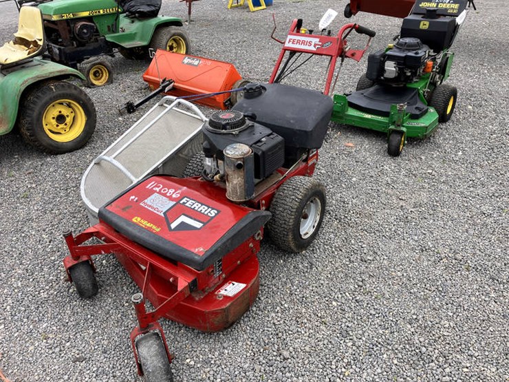 #112086-•-ferris-lawn-mower-w/bagger-image-1