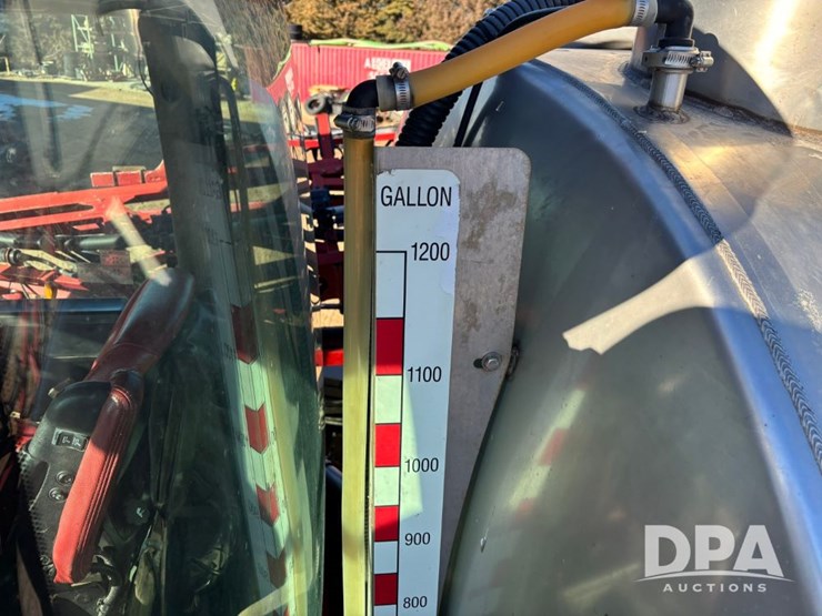 case-ih-patriot-4440-image-108