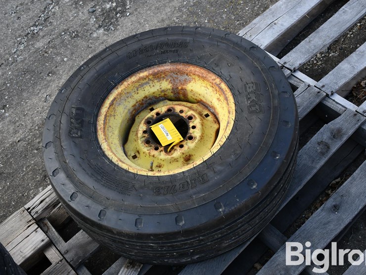 bkt-rib713-if280/70r15-tire-on-6-bolt-rim-image-7