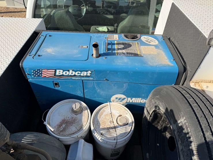 2006-ford-f550-image-16