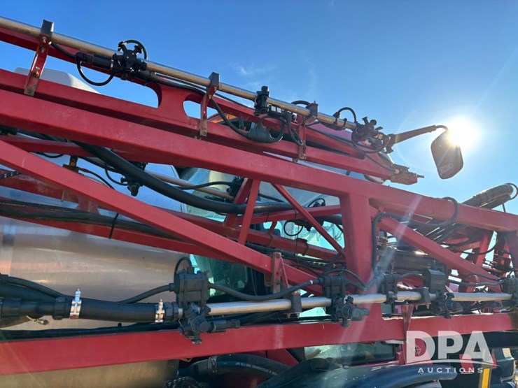 case-ih-patriot-4440-image-97