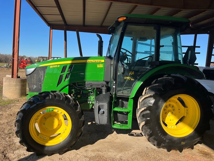 john-deere-5.5-image-23