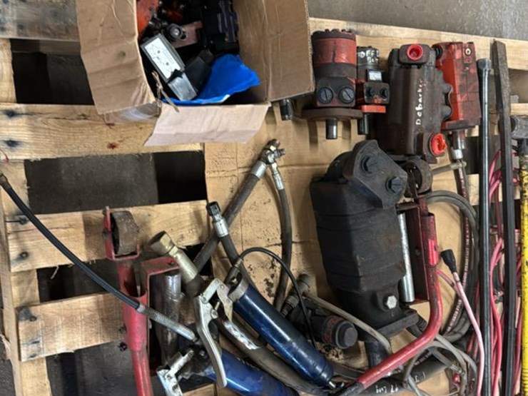 #186-•-skid-of-miscellaneous-items*-image-2