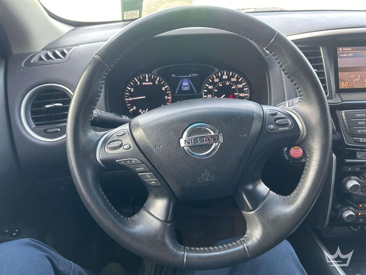 2015-nissan-pathfinder-image-13