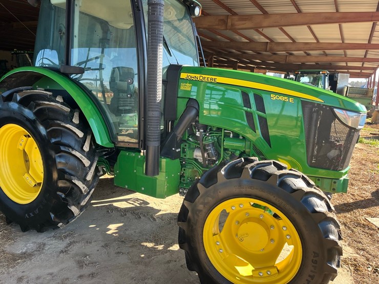 john-deere-5.5-image-1