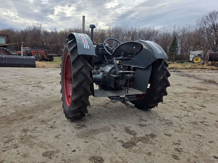 1938-case-cc-narrow-front-tractor,-new-12.4/11-36-rears,-pto,-crank-start,-sn:-4200966,-rebuilt-fro-image-12