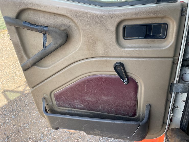 #1000-•-2007-international-transport-truck-tractor-(has-mn-title)-image-33