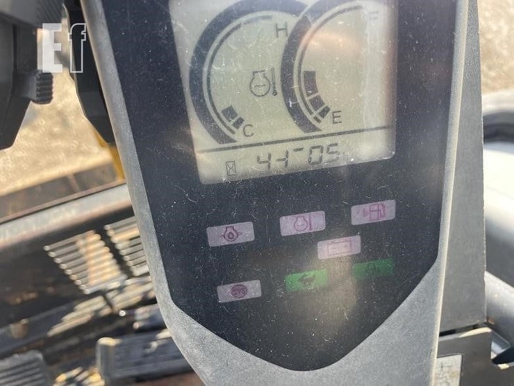 2012-deere-35d-image-25