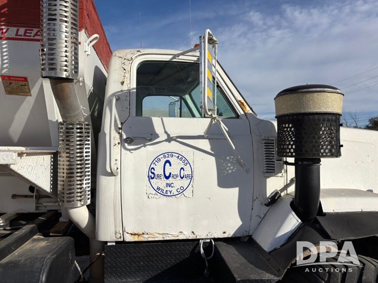 1981-new-leader-l2020-image-42