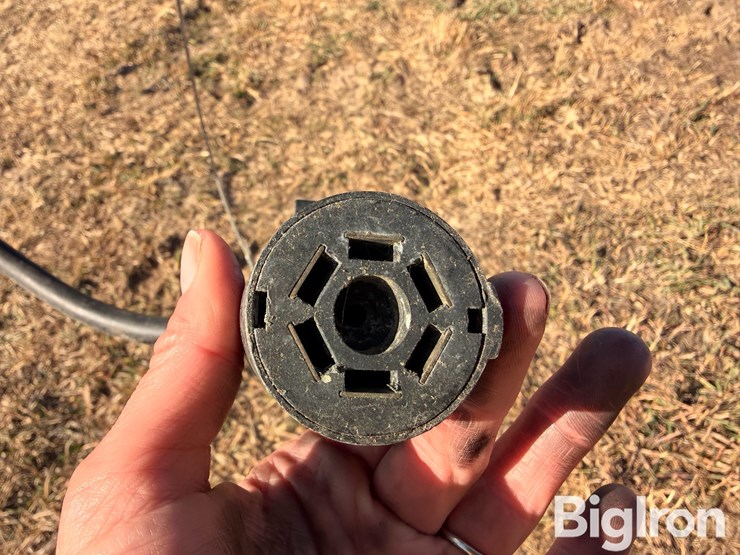 2023-hayliner-42gn-8-bale-dump-wagon-image-10