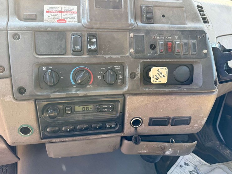 2006-sterling-rollback-truck,-101"x27'-bed,-winch,-automatic-transmission,-388k-miles,-11r22.5-tires-image-28