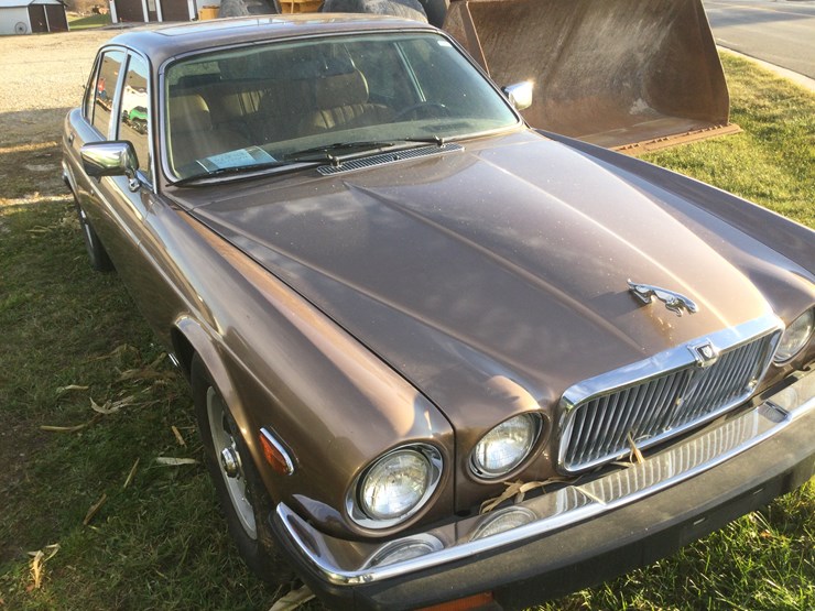 #4536-•-1987-jaguar-xj6:-(has-clear-wi-title)-image-2