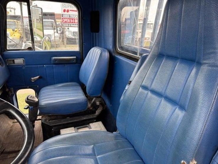 international-f9370-image-8