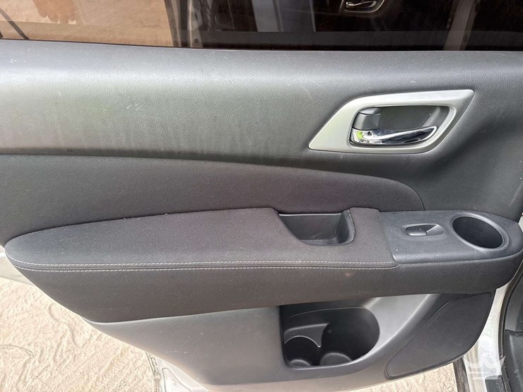 2017-nissan-pathfinder-image-19