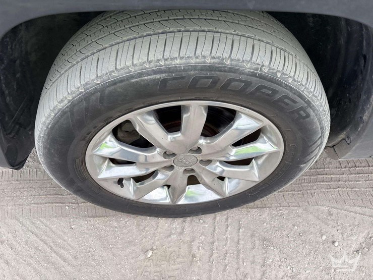 2015-jeep-cherokee-image-29