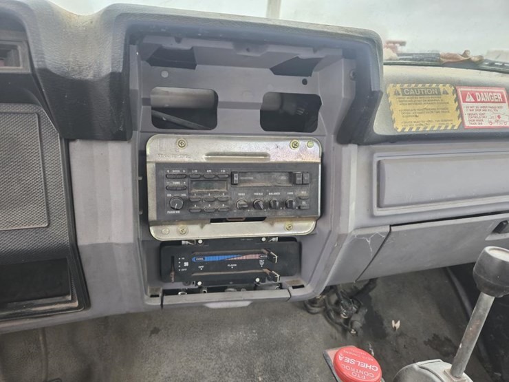 1996-ford-f700-image-25