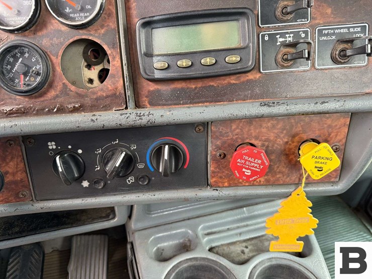 2004-kenworth-t800-image-69