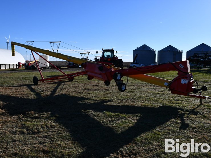 westfield-mk130-71-13"x71'-swing-away-auger-image-3