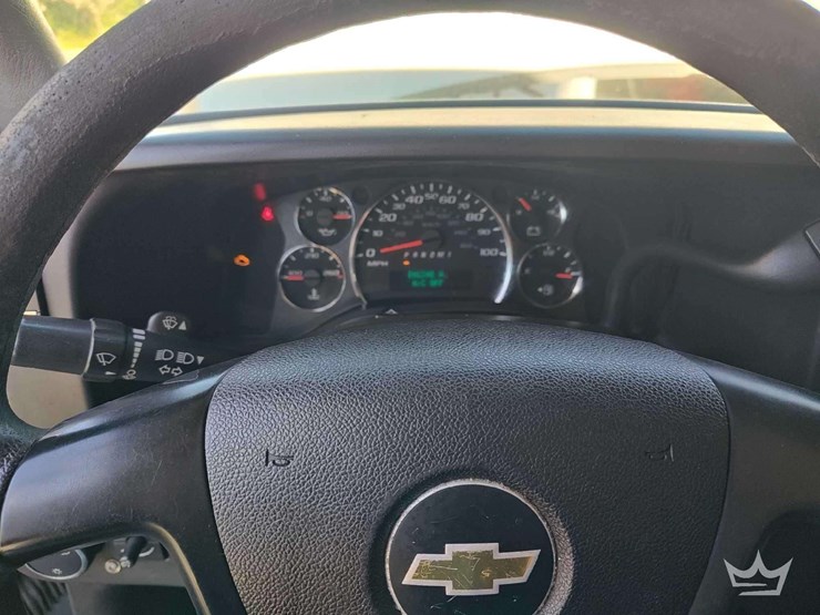 2015-chevrolet-express-2500-image-15