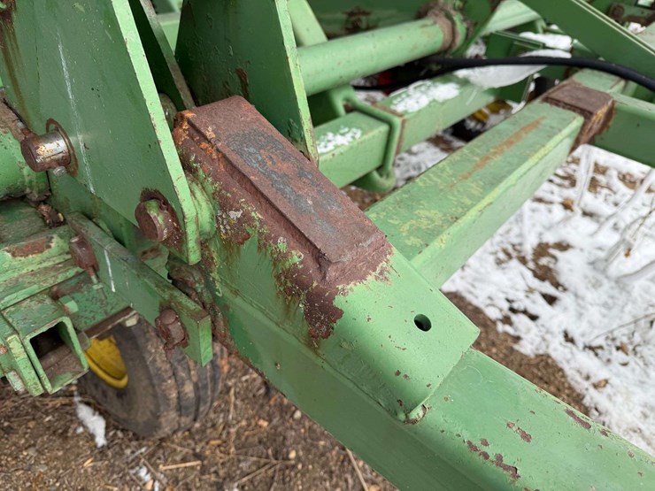 john-deere-17-image-11