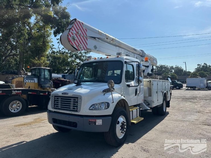 freightliner-m2-106-image-1