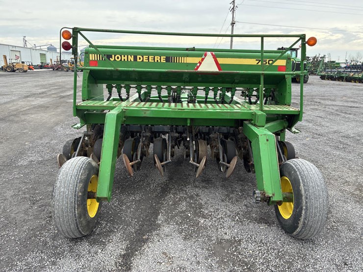 john-deere-750-image-7