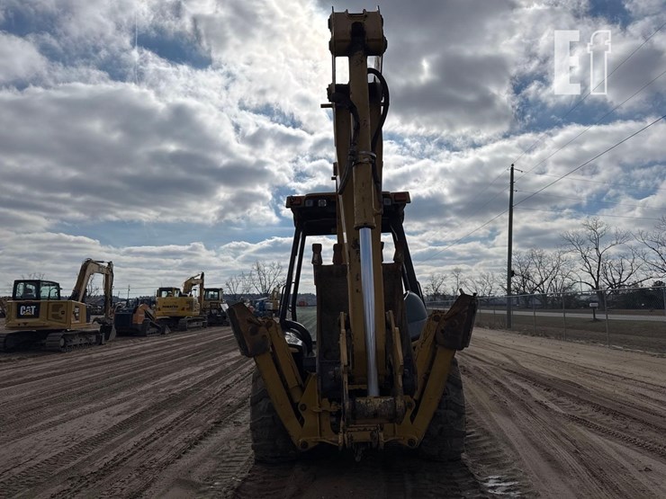 2004-caterpillar-416d-image-3