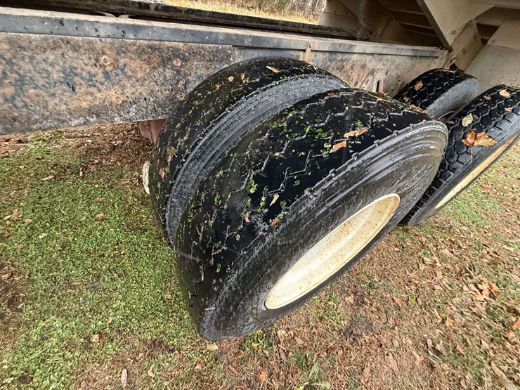 2004-international-durastar-4400-image-20