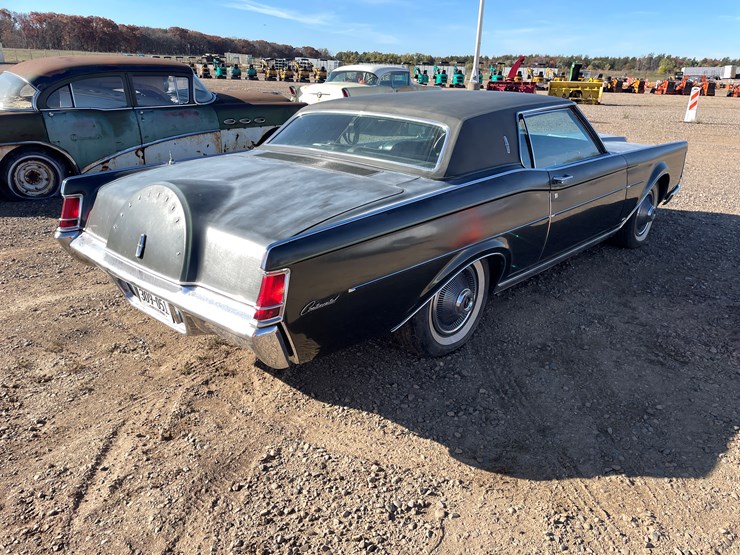 #1202-•-1969-lincoln-mark-3-continental-**must-be-trailered**(has-mn-title)-image-5