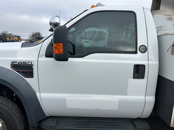 2009-ford-f450-image-13