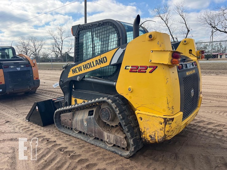 new-holland-c227-image-2