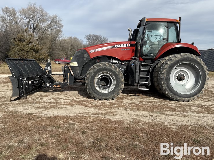 case-ih-magnum-235-image-8