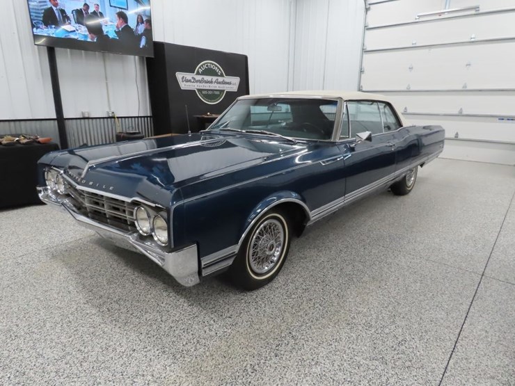 1965-oldsmobile-98-convertible-image-1