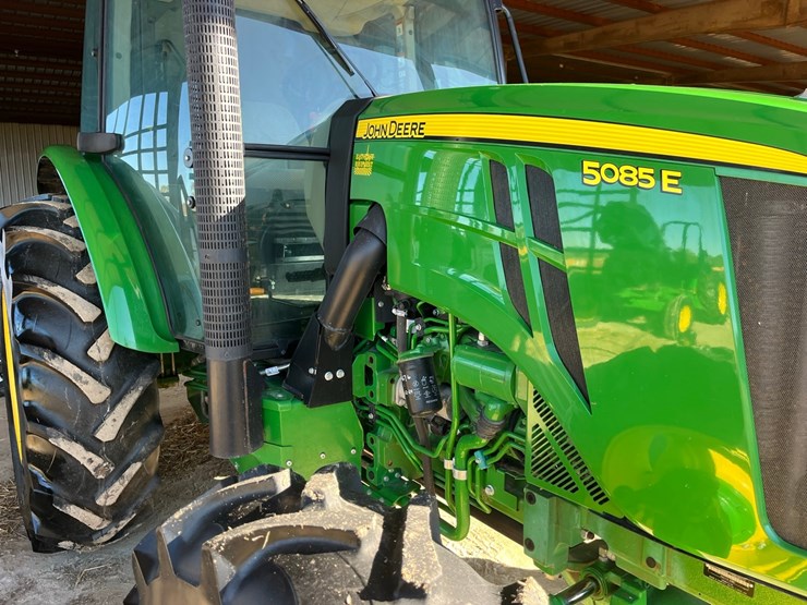 john-deere-5.5-image-28