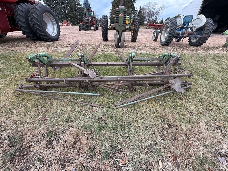 john-deere-b-image-2