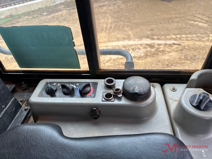 komatsu-d61pxi-24-image-19