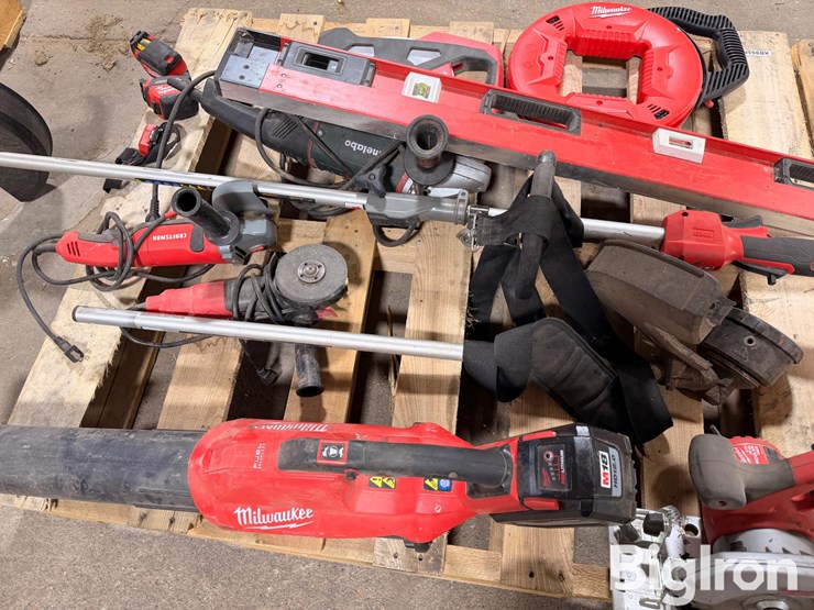 milwaukee-power-tools-w/batteries-&-6-battery-charger-image-18