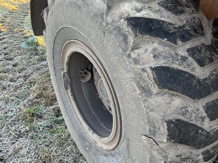 2014-case-721f-xr-image-45