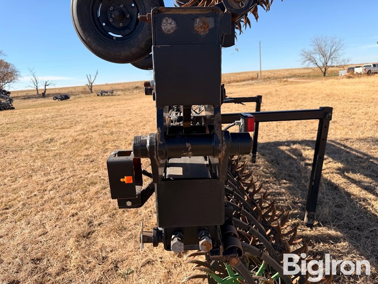 yetter-30'-rotary-hoe-image-12